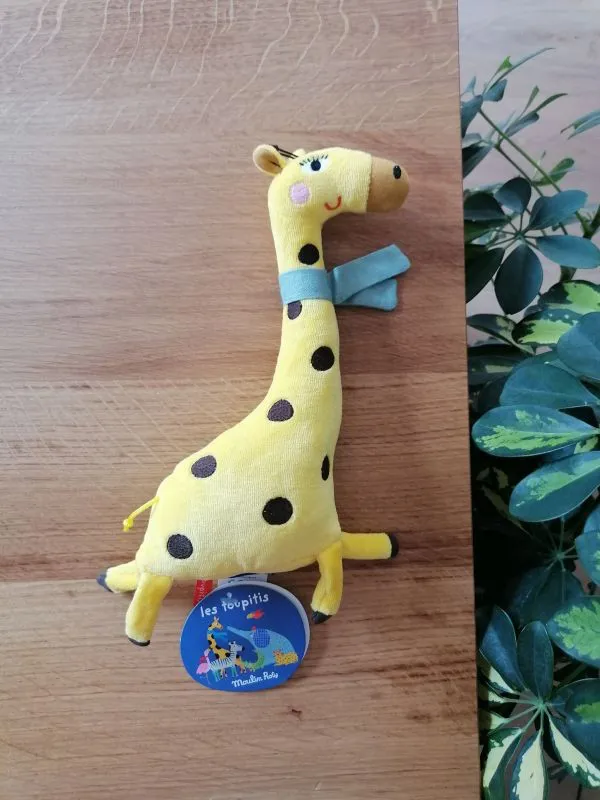 Peluche sonaglino giraffa con sciarpa