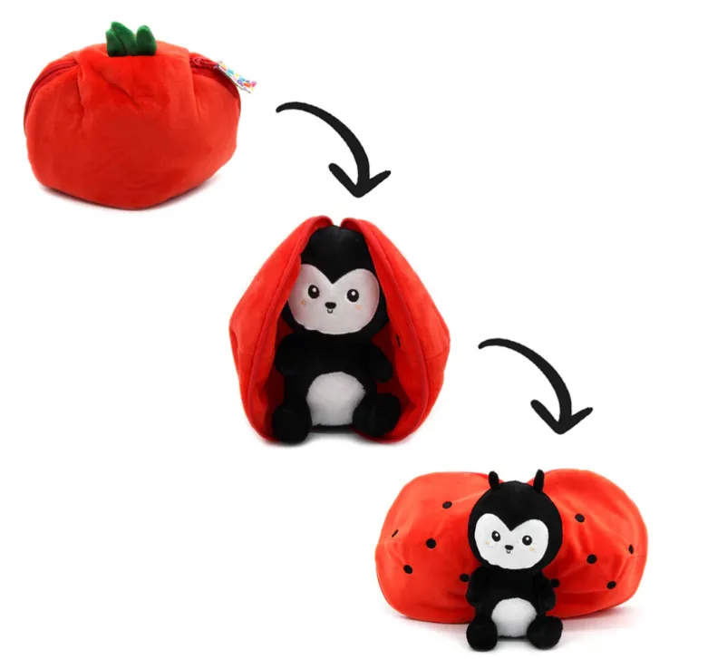 Peluche coccinella nel pomodoro