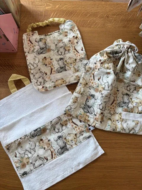 Set asilo (sacca, bavaglia e asciugamano) - Animaletti dolci