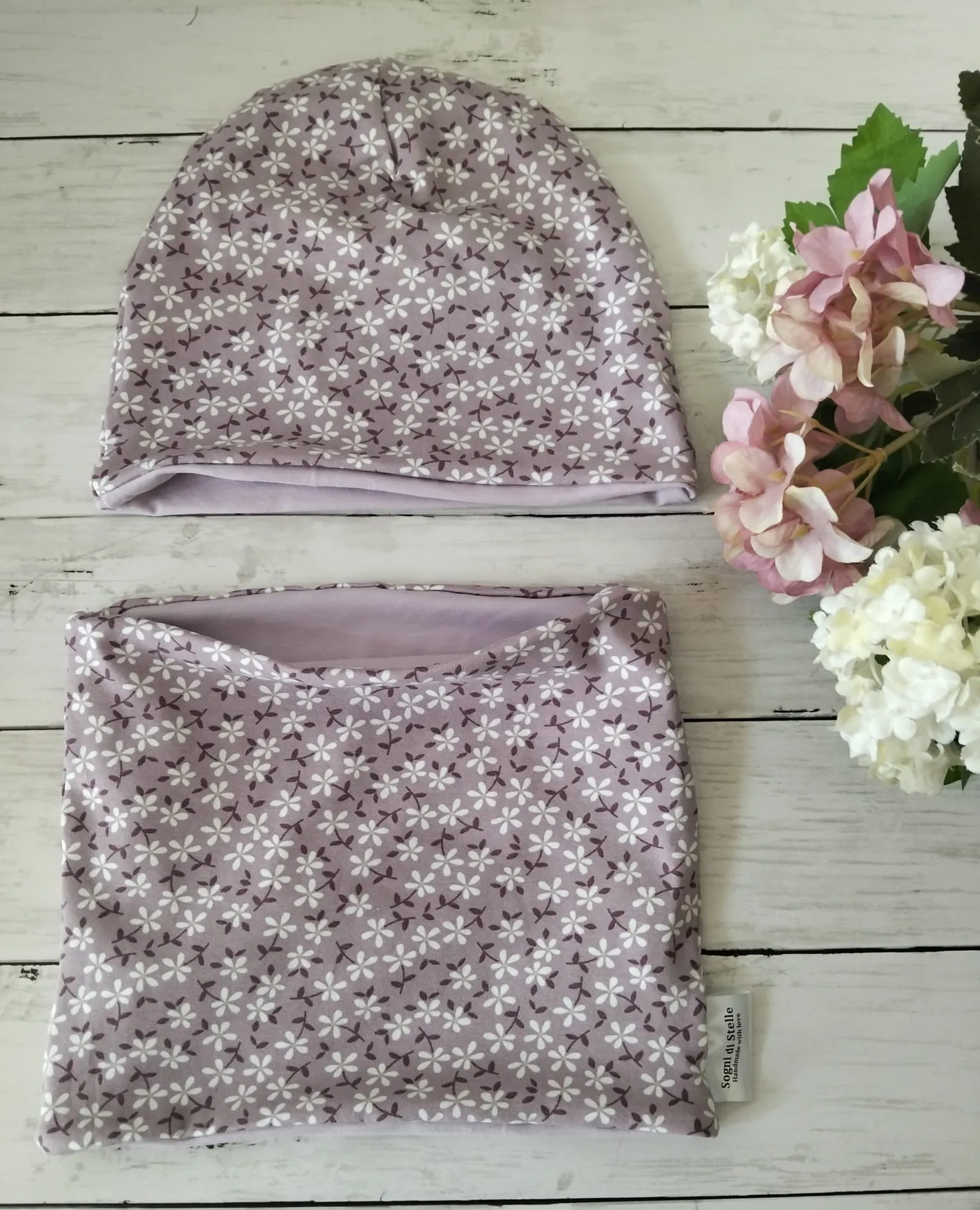 Set cappellino e scaldacollo versione FIORELLINI